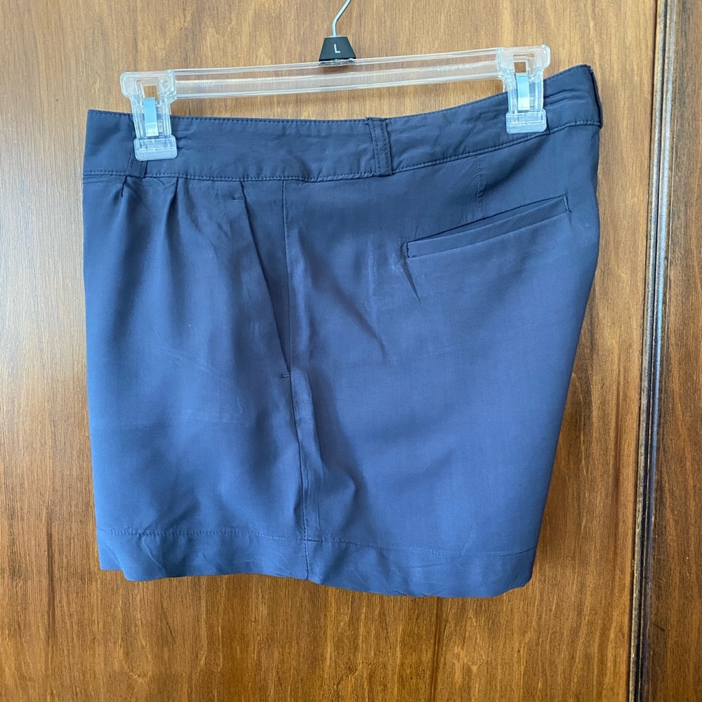 Banana Republic Women’s Shorts sz 12 gray